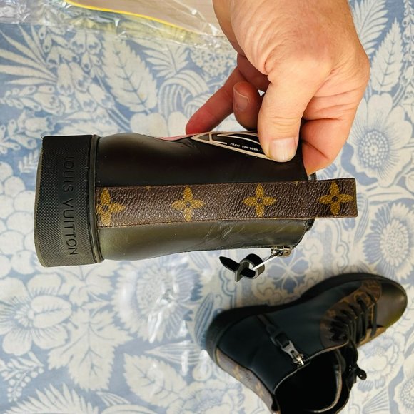 Louis Vuitton "Miami" Brown Ankle Boots (size 38 EU - flat heel) - Picture 14 of 16